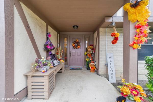 348 Essex CT #3-A-L, Wood Dale, IL 60191