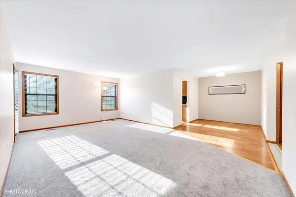 348 Essex CT #3-A-L, Wood Dale, IL 60191