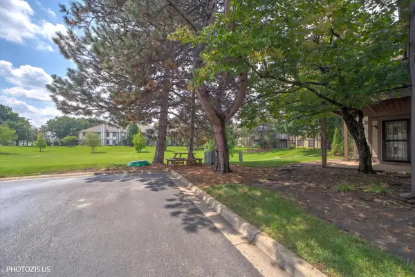 348 Essex CT #3-A-L, Wood Dale, IL 60191