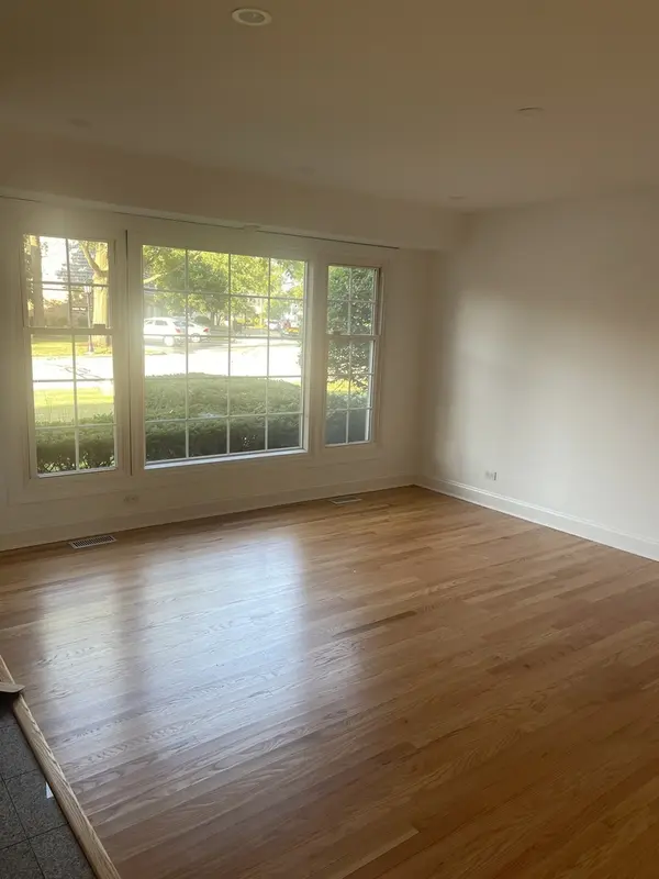 19W143 Avenue Rue Royal AVE, Oak Brook, IL 60523