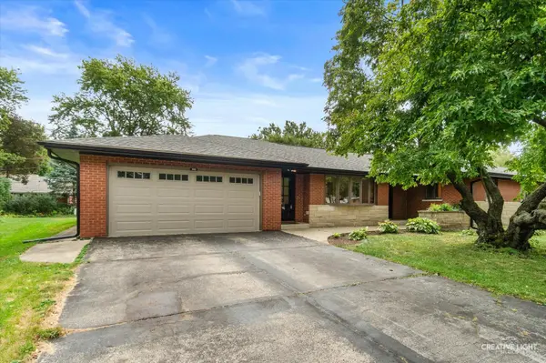 390 LRA DR, Aurora, IL 60506