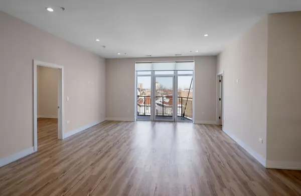 926 E 43rd ST #203, Chicago, IL 60653