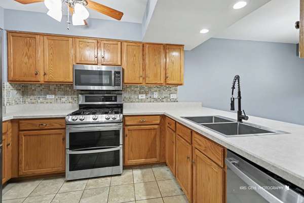 1724 Court ST, Mchenry, IL 60051