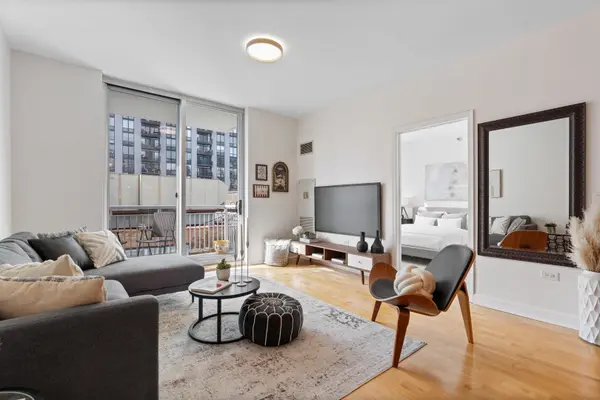 421 W HURON ST #908, Chicago, IL 60654