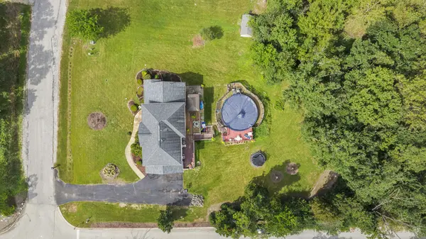 21176 Lisa LN, Steger, IL 60475
