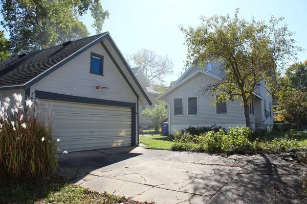 303 3rd AVE, Charles City, IA 50616