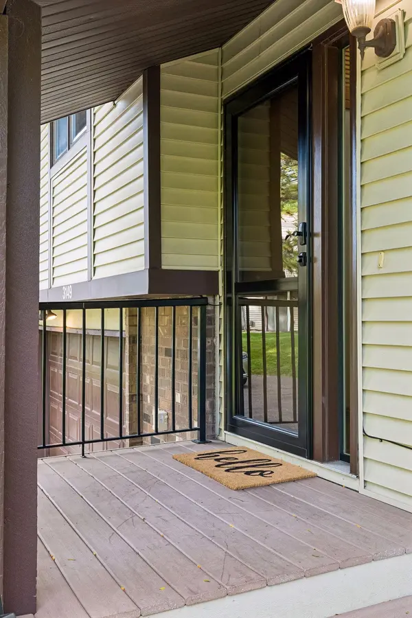 3149 Farnum DR, Eagan, MN 55121