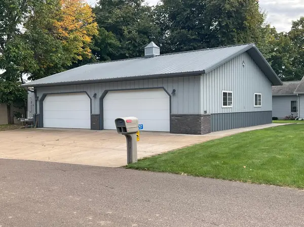 4057 Mille Lacs Pkwy, Isle, MN 56342