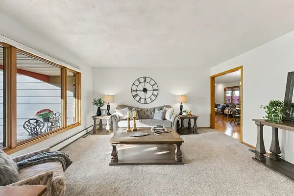 227 Ridgewood CT, Waconia, MN 55387