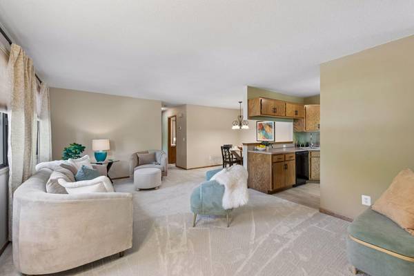 7638 13th ST N, Oakdale, MN 55128
