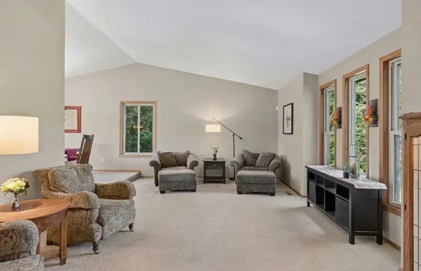 9629 Bennett PL, Eden Prairie, MN 55347