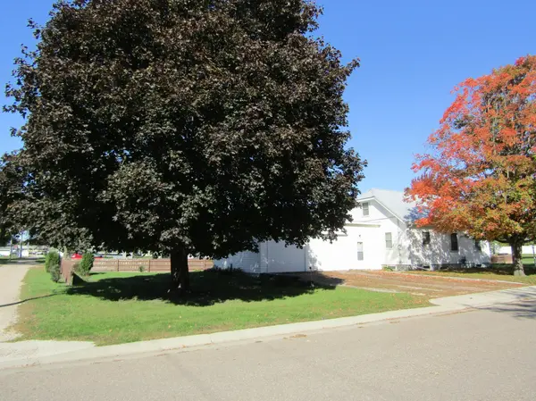 282 2nd ST, Dawson, MN 56232
