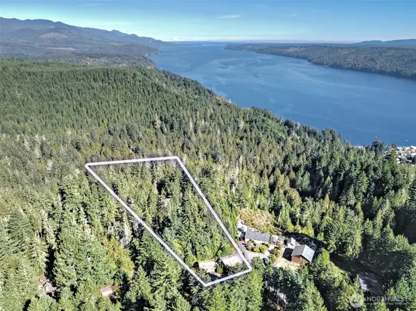 140 N Spindrift DR, Lilliwaup, WA 98555