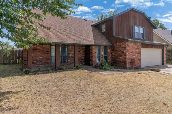 212 Americana CT, Norman, OK 73069
