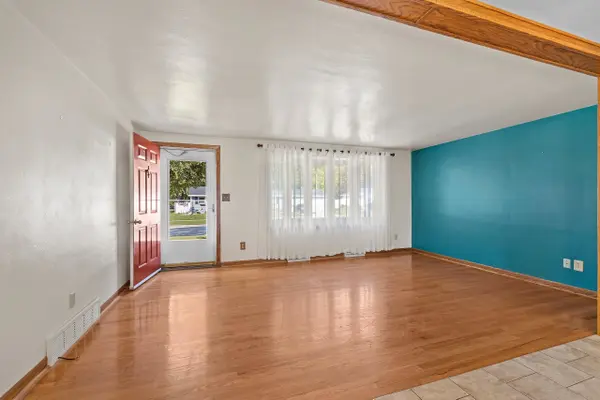 923 AMHART DR, De Pere, WI 54115-1124