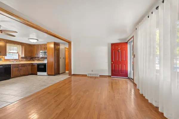 923 AMHART DR, De Pere, WI 54115-1124