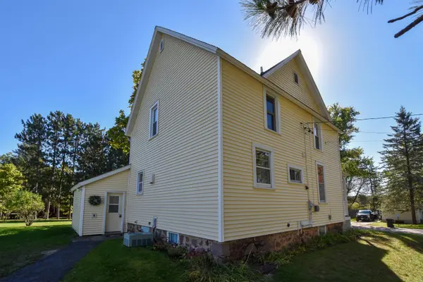 431 CLEVELAND AVE, Wild Rose, WI 54984-0000