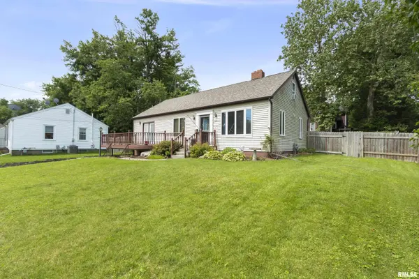 100 BRIEF ST, Washington, IL 61571