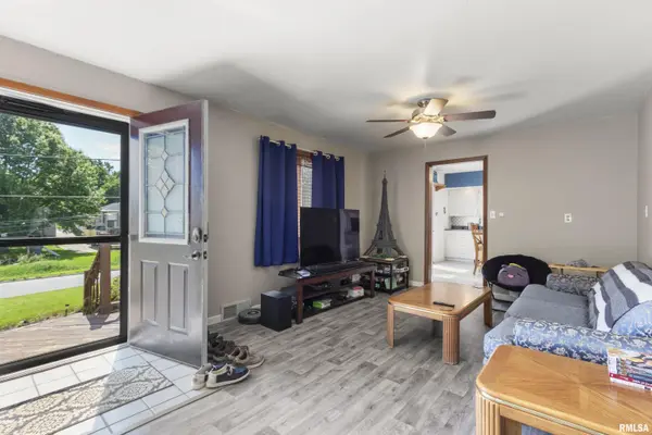100 BRIEF ST, Washington, IL 61571