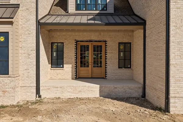 8206 Spring Valley Dr, Brentwood, TN 37027