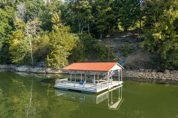 142 Rayahs Way, Quebeck, TN 38579