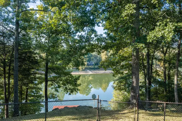 142 Rayahs Way, Quebeck, TN 38579