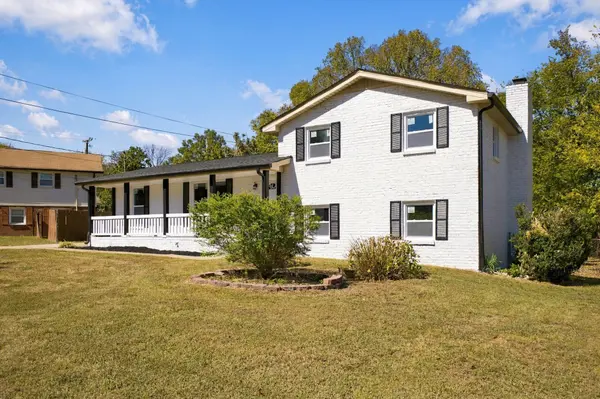 2945 Edge Moor Dr, Nashville, TN 37217