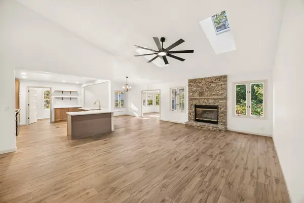 40 Kingsboro Ln, Crossville, TN 38558