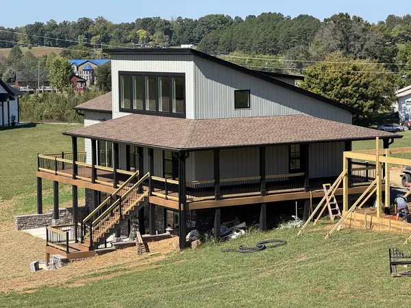 180 County Line Rd, Dandridge, TN 37725