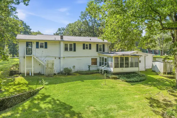 251 Mabry St, Camden, TN 38320