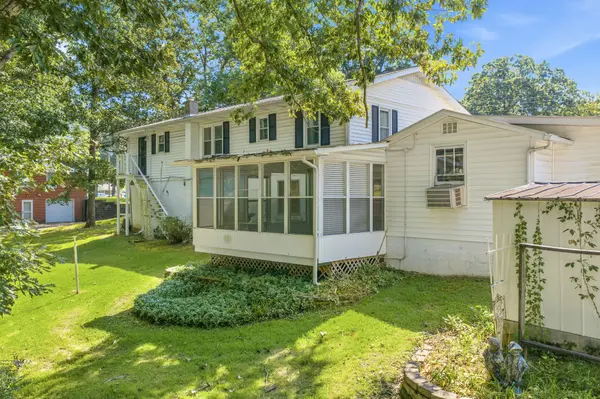 251 Mabry St, Camden, TN 38320