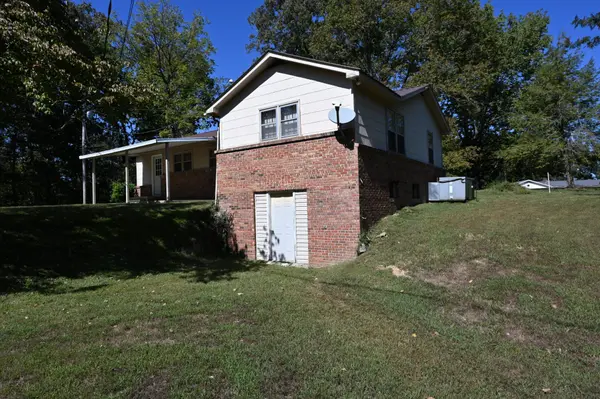320 Breeding Ln, Linden, TN 37096