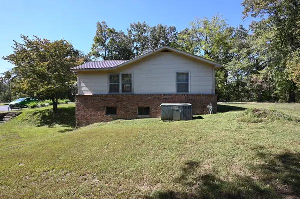 320 Breeding Ln, Linden, TN 37096