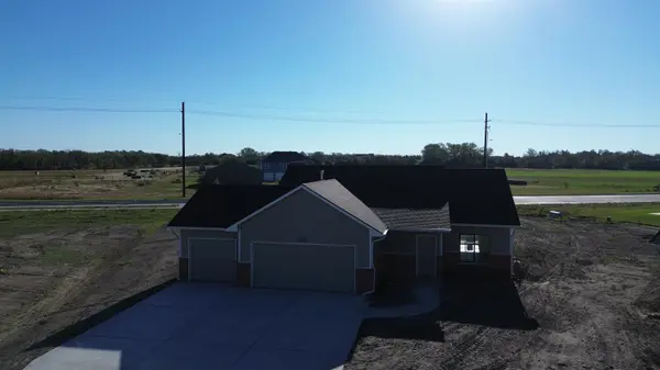 1629 Midway Ct., Valley Center, KS 67147
