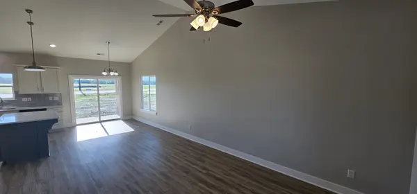 1629 Midway Ct., Valley Center, KS 67147