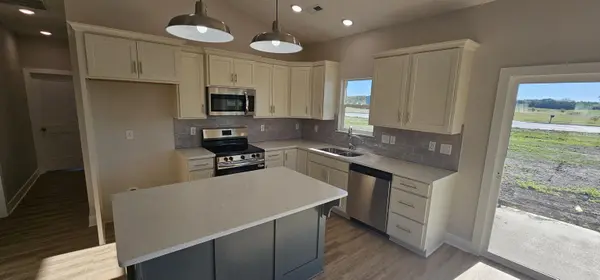 1629 Midway Ct., Valley Center, KS 67147