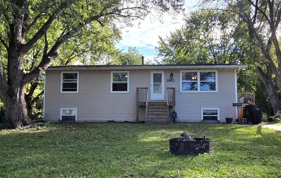 3913 52nd AVE N, Brooklyn Center, MN 55429