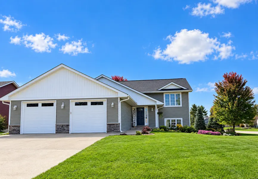 1204 Wren PL, New Richmond, WI 54017