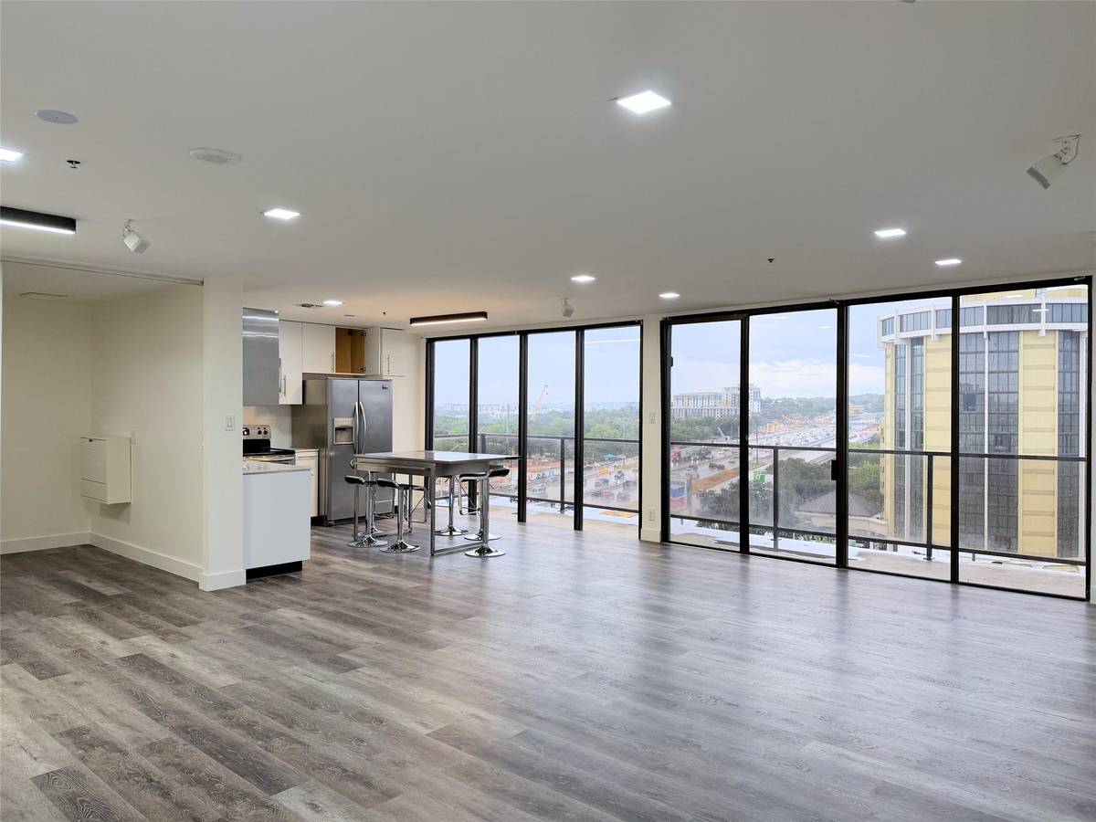 40 N Interstate 35 #8D4, Austin, TX 78701