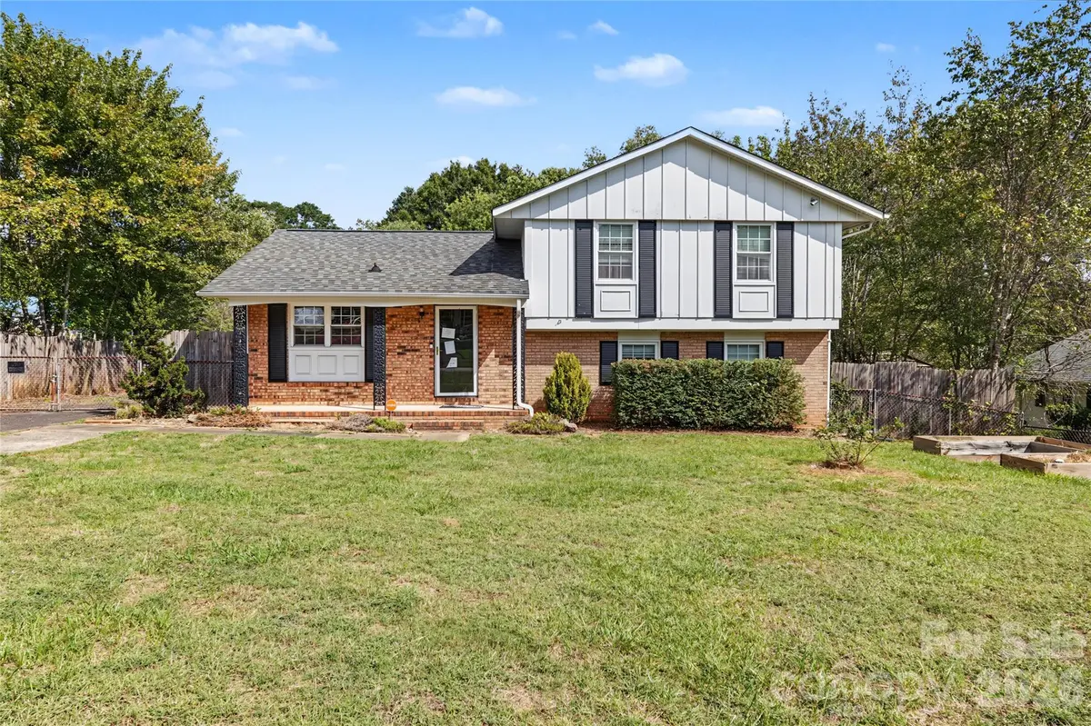 206 King Henry LN, Gastonia, NC 28056