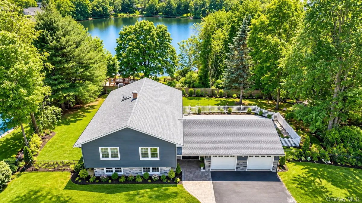 8 Clinton CT, Monroe, NY 10950