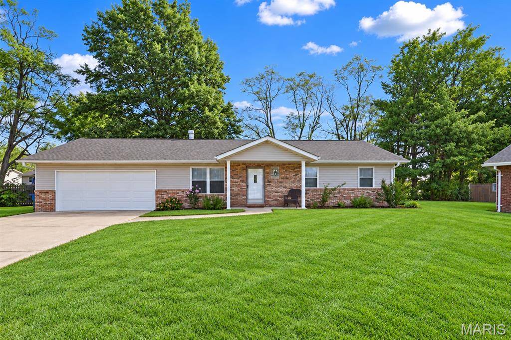 526 Bluestem CT, Troy, IL 62294