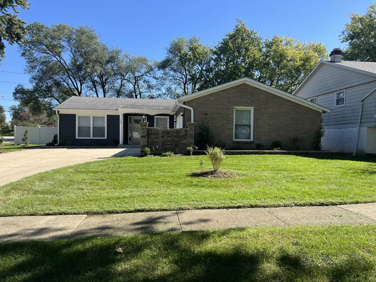 196 Green CT, Streamwood, IL 60107