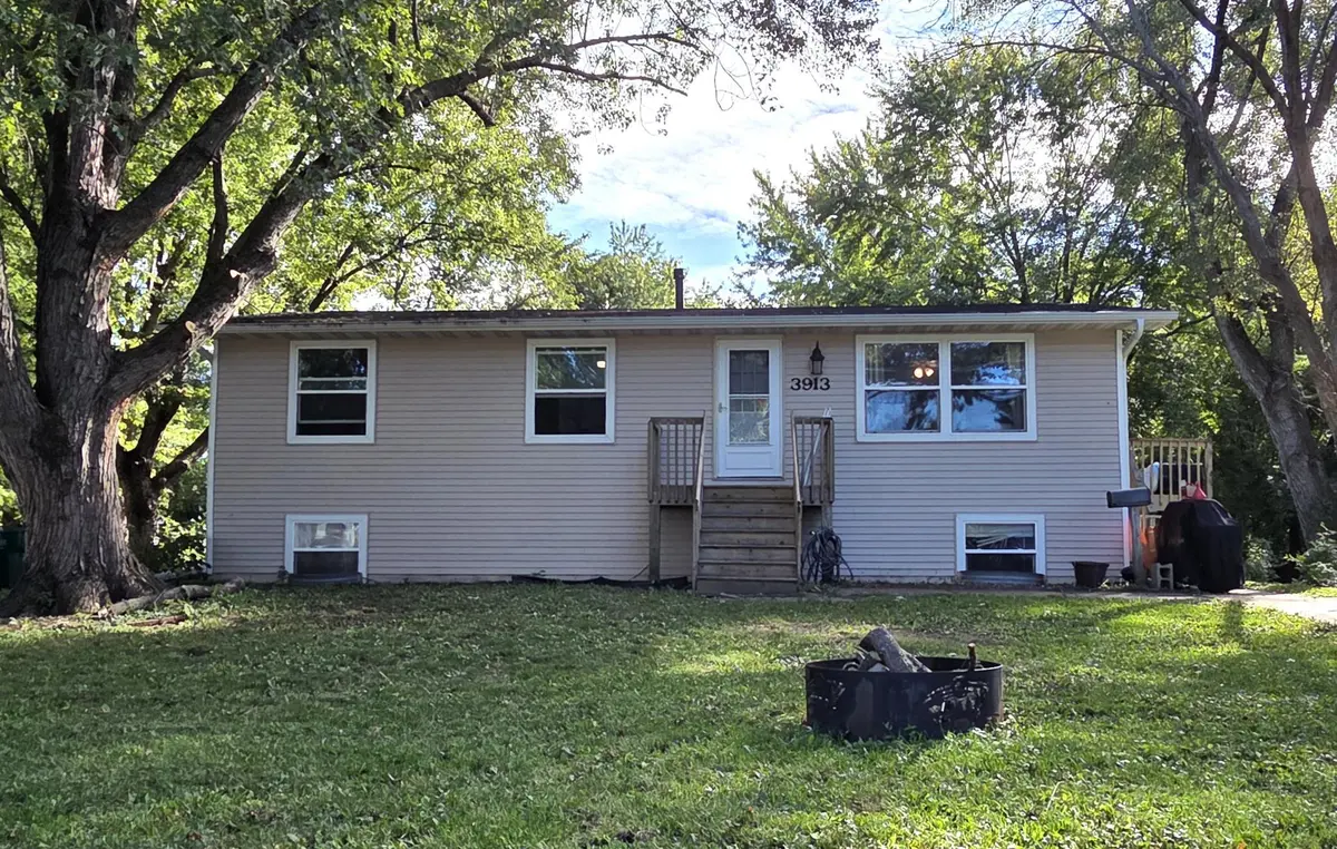 3913 52nd AVE N, Brooklyn Center, MN 55429