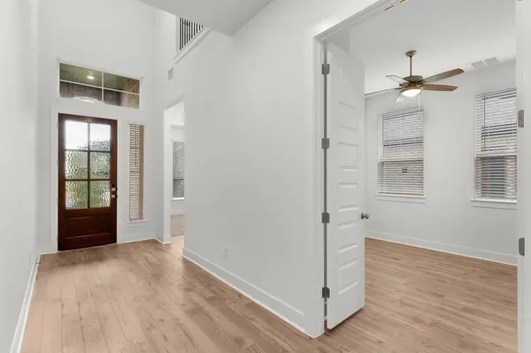 212 Montecido DR, Liberty Hill, TX 78642