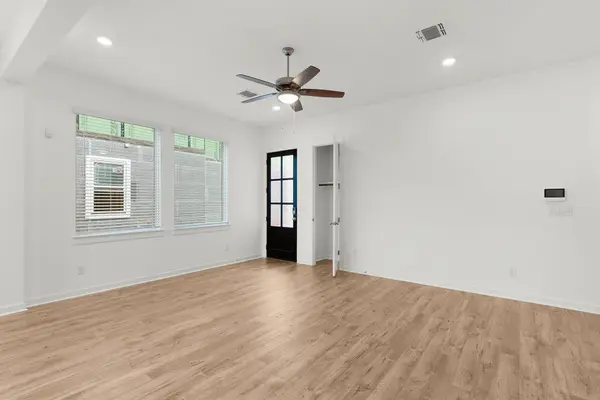 215 Flora Springs CV, Liberty Hill, TX 78642