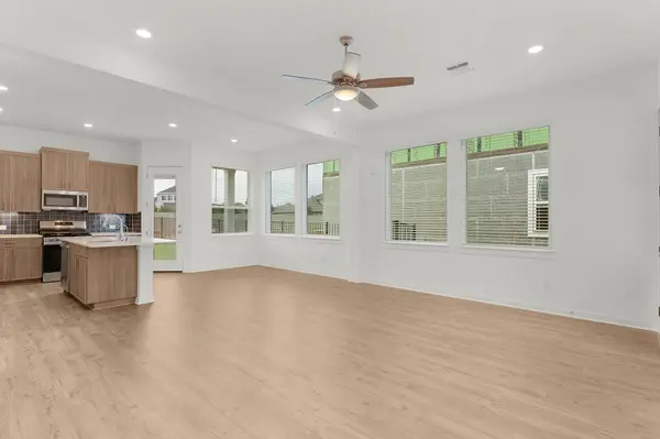 215 Flora Springs CV, Liberty Hill, TX 78642