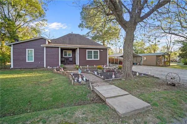 407 W Olive ST, Tyro, KS 67364