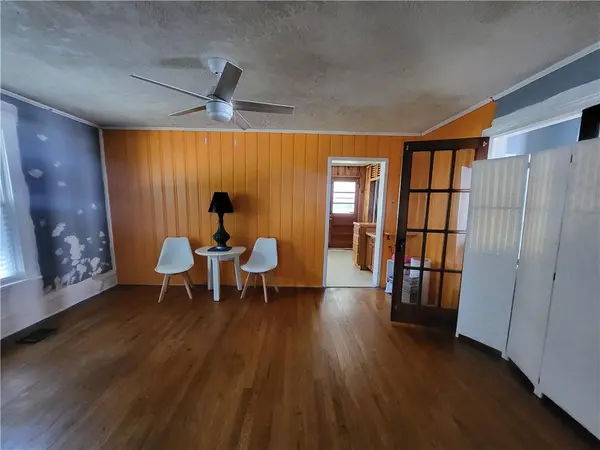 2002 N 3rd ST, St Joseph, MO 64505