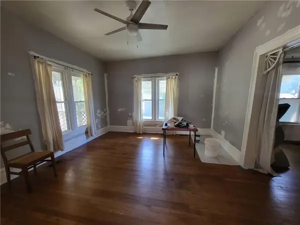 2002 N 3rd ST, St Joseph, MO 64505